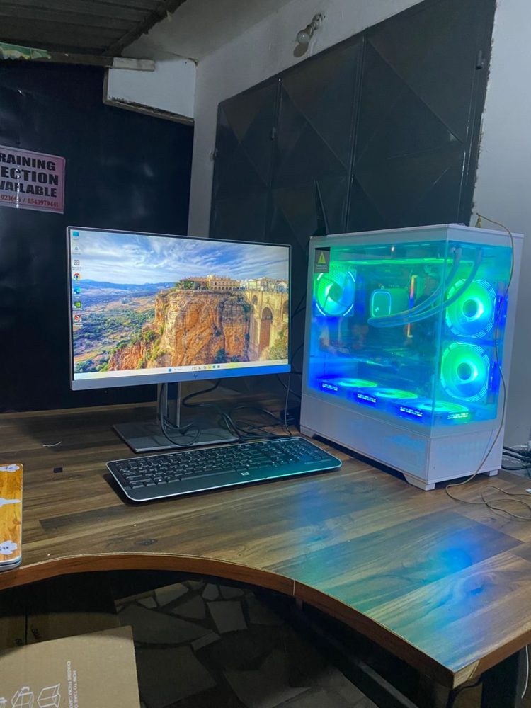 Core Ultra 9 285K Custom PC